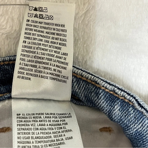 American Eagle Women's Comfort Stretch Waistband Distressed Mom Jean Size 2 Reg. - Picture 11 of 16